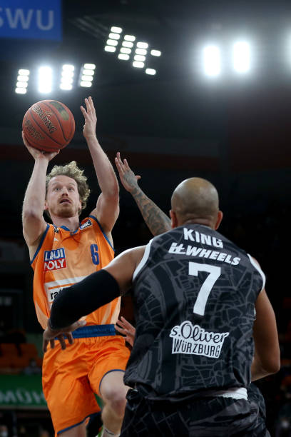 瓶颈期的球 瓶颈期的球