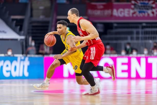 不仅因为他 不仅因为他