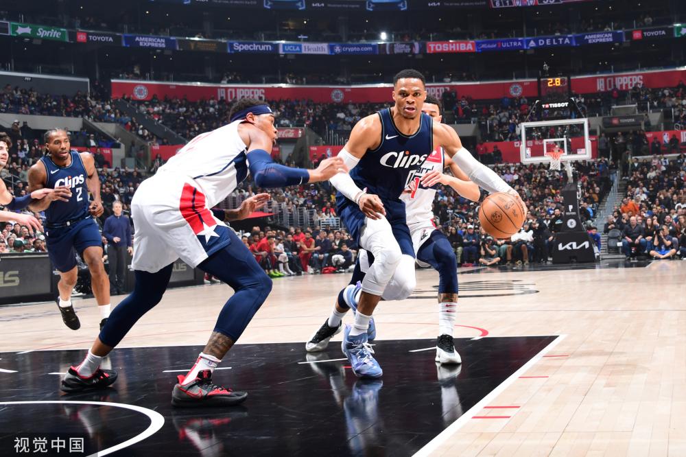 竞争激烈的 竞争激烈的